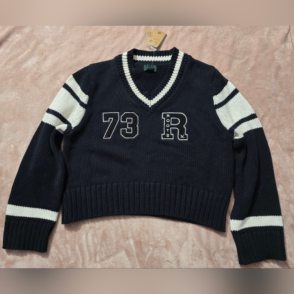 Roots Slapshot Black and White V-Neck Sweater NWT Size Medium